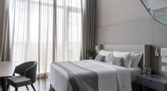 Люкс Deluxe Suryaa Hotel Pinhais, Curio Collection by Hilton