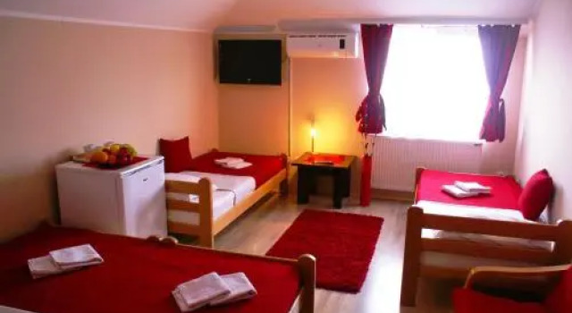 Guest House Villa Mir, Buchen Sie Pension Kragujevac Zentralserbien