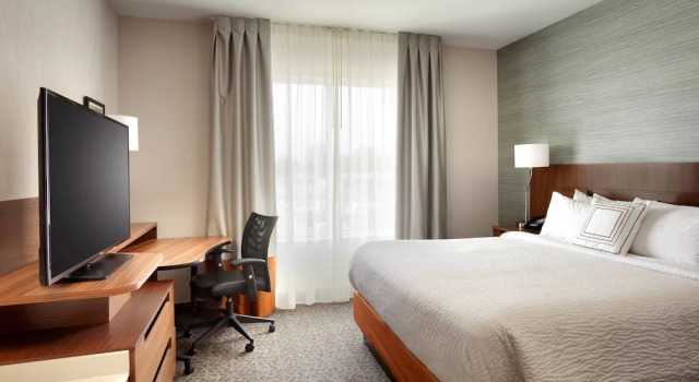 Двухместный полулюкс Fairfield Inn & Suites by Marriott Springfield North