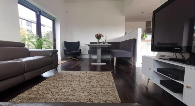 Коттедж Tiger House Luxury Riverside Home