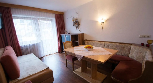Pension Bartlhof, Prenota Hotel Hotel a Tirolo con parcheggio, Parcheggio