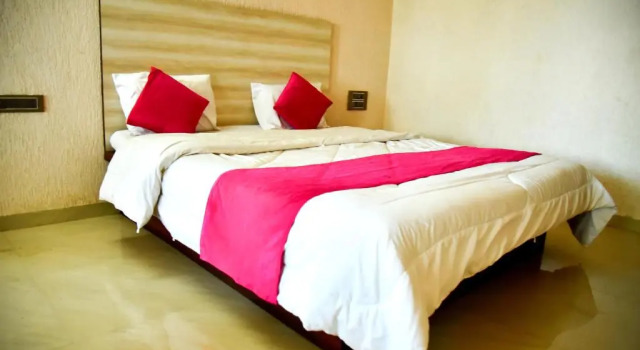 MERIDIAN AC VILLA - Besides Valley View & Strawberry Farms