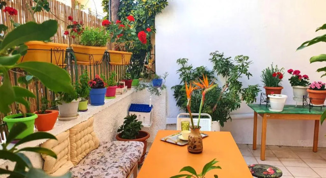 Апартаменты Casa Bonita, House with Private Entrance and Garden, between center and sea
