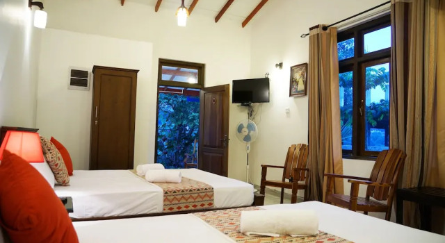 Семейный номер Standard с балконом Kandy Moon Hills Hotel