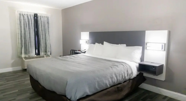 Двухместный номер Standard с балконом Quality Inn Carrollton Medical Center