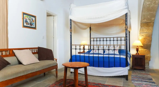 Zoe Traditional Holiday Apartments B&B