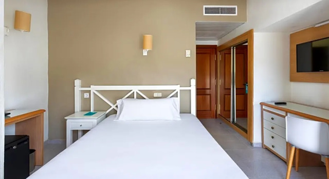 Одноместный номер с балконом Radisson Resort & Residences Tenerife