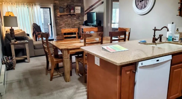 Коттедж The Summit Resort 2BR/2BA, Mammoth Lakes