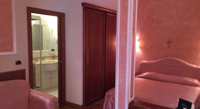Oscar e Amorina, Rezervovat Hotel  
