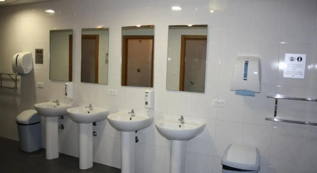 Кровать в общем номере Hotel Ferramenteiro de Portomarin