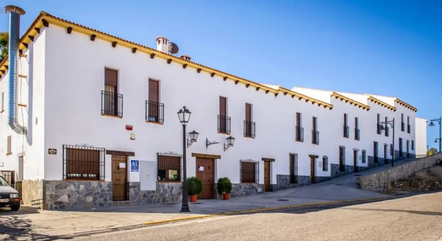 House With 4 Bedrooms in Venta del Charco, With Wonderful Mountain Vie, Varaa Hotelli Cardena Madrid