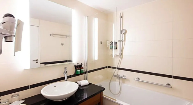 Номер Premium Holiday Inn University Plaza-Bowling Green by IHG
