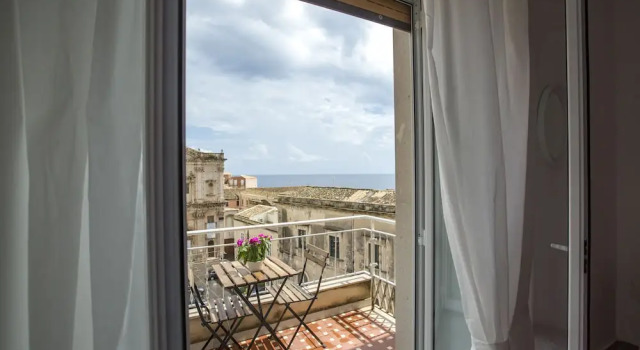 Номер Deluxe с балконом и с видом на океан Maison Ortigia