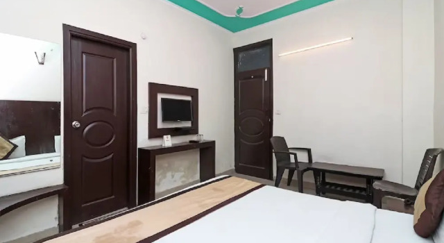 Hotel Aura Deluxe, Забронировать Отель Отели Нью-Дели с завтраком, Завтраки