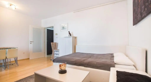 Апартаменты Cozy & Modern Studio with Balcony