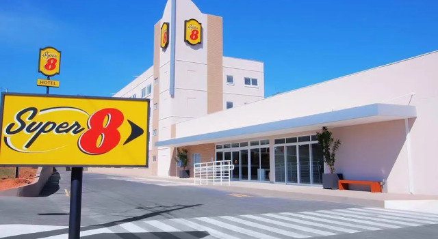 Super 8 Uberlandia, Забронировать Отель Уберландия Минас-Жерайс