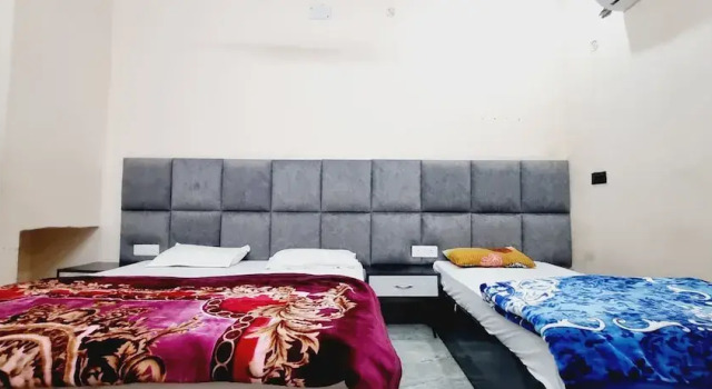 Surya Palace, Забронировать Отель Отели Айодхья с парковкой, Парковка