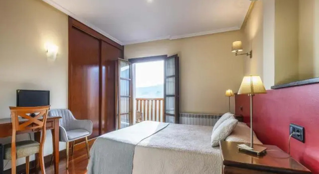 Двухместный номер Standard с балконом Hotel Puerta Del Oriente