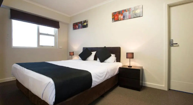 Студия Enfield Hotel