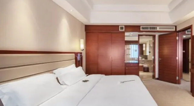 Люкс с 2 комнатами Huayue Hotel