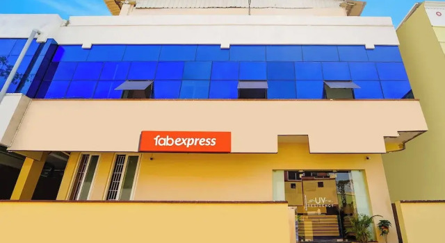 UV Residency by FabHotel, Забронировать Отель Отели Коимбатур 3 звезды, 3*