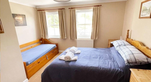 Charming 2-bed Cottage in Charlestown Near the sea, Varaa Lomakoti Mökit kohteessa Merseyside, Mökki