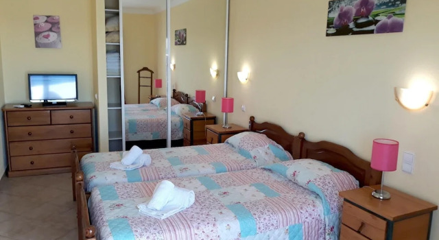 Apartment With one Bedroom in Albufeira, With Wonderful sea View, Shared Pool, Balcony, Rezervovat Apartmán Hotely v Oura s parkováním, Parkování