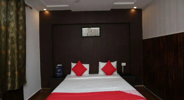 OYO 5844 Hotel Drive Inn, Rezervovat Hotel Rāiwāla Uttarakhand