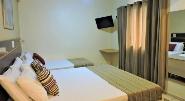 Трёхместный номер Executive Hotel Ferraz