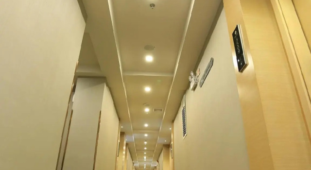 Chonpines Hotels·Guangzhou Baiyun Yongtai Metro Station, Boek Hotel Hotels in Guangdong met parkeren, Parkeren