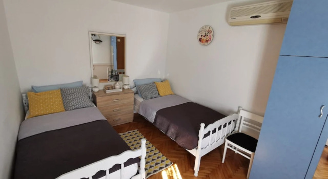 Authentic apt in Stone House, at the top Location