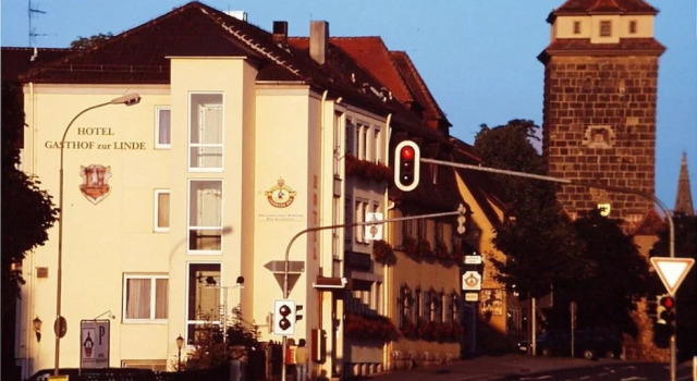 Gasthof zur Linde, Varaa Hotelli Hotellit Baijeri pysäköinnillä, Pysäköinti