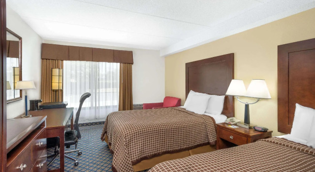 Четырёхместный номер Standard Days Inn by Wyndham Geneva/Finger Lakes