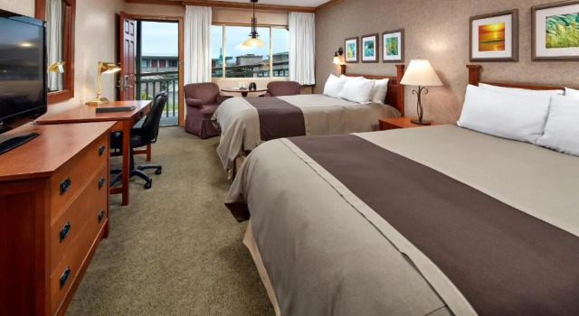Четырёхместный номер Standard Cavalier Oceanfront Resort