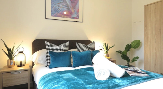 Номер Standard c 1 комнатой с балконом и с красивым видом из окна Tudors eSuite Grand Central Aparthotel