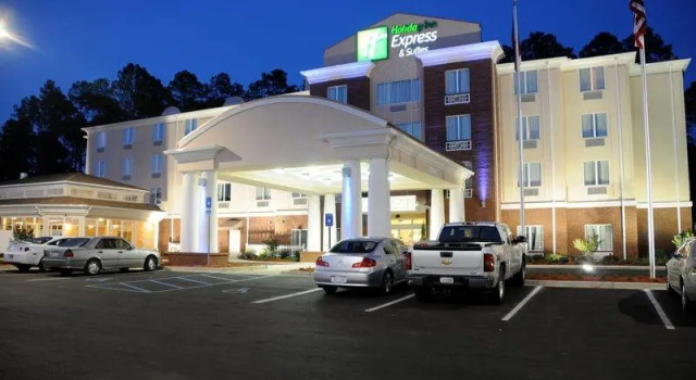 Кровать в общем номере Days Inn by Wyndham Bainbridge
