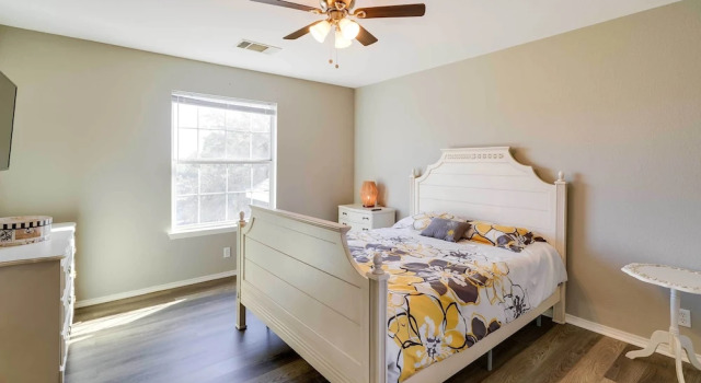 Коттедж с 4 комнатами San Antonio Home w/ Hot Tub - 1 Mi to Seaworld