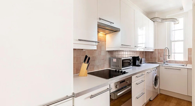Апартаменты Modern 2 Bedroom Flat Near Queensway