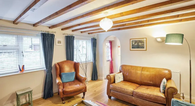 Host Stay Anvil Cottage, Varaa Lomakoti Mökit kohteessa Merseyside, Mökki