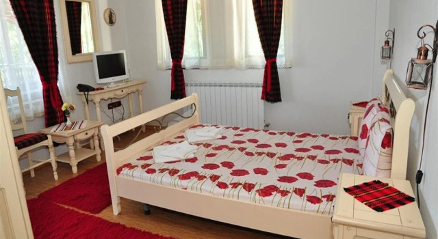 Family Hotel Emaly 2