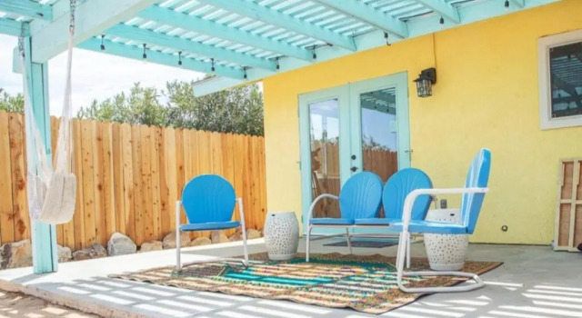 Коттедж New! JT SUNSHINE HOUSE Cozy, Artsy & Comfy, Dog Friendly, 3BD