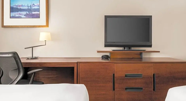 Четырёхместный номер Deluxe Travelodge by Wyndham Calgary South