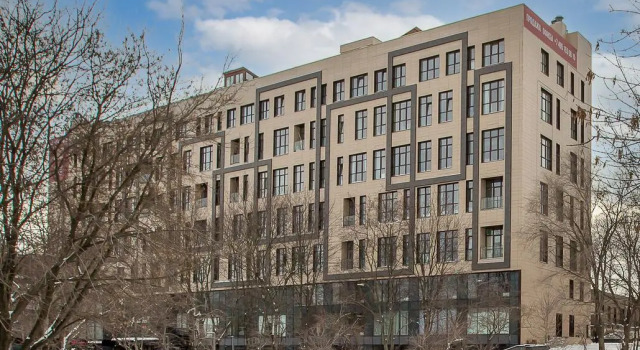 Atmosphere and Comfort on Dmitrovskoye highway, Rezerwuj Apartament Hotele w SAO Area z basenem, Basen