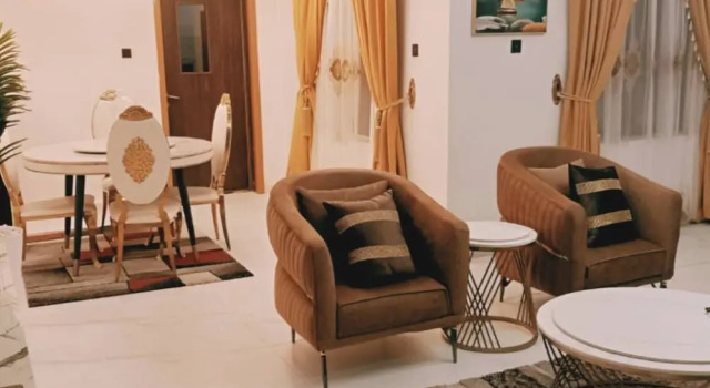 Апартаменты с 3 комнатами с балконом Luxurious Abuja Apartment With Modern Amenities