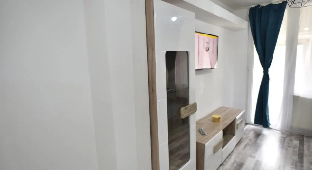 Luxury Mall White P, Rezerwuj Apartament Hotele w Carpathians - Romania z parkingiem, Parking