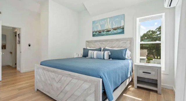 Latitude Adjustment Walk to Beach & Dining!, Забронировать Апартаменты/квартира Апартаменты Скарборо, Апартаменты/квартира