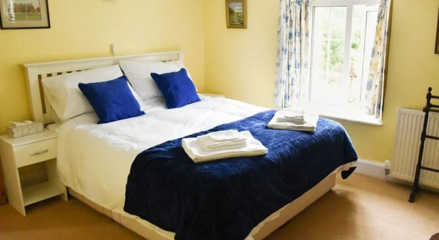Highertown Cottage B&B, Rezerwuj Bed and Breakfast Brompton Regis Somerset