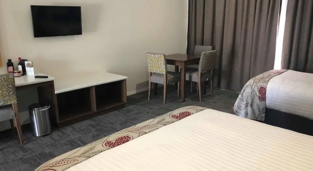 Young Federation Motor Inn and Services Club, Prenota Locanda Young New South Wales