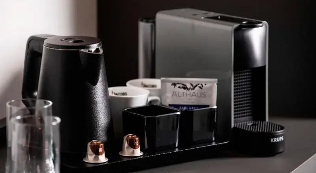 Номер Deluxe V8 Hotel Köln at MOTORWORLD