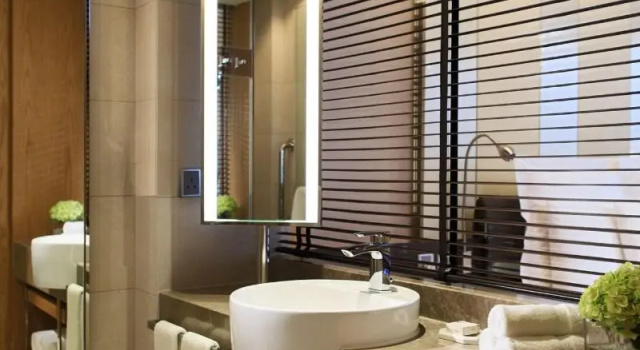 Twin room with garden view Renaissance Harbour View Hotel Hong Kong